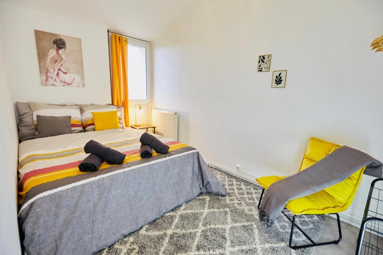 Mona Lisa : Superbe Loft Centre Ville - Parking Gratuit - Wifi Ultra Rapide-Appareil Massage-Netflix-Jeu Societe ทรัวส์ ภายนอก รูปภาพ